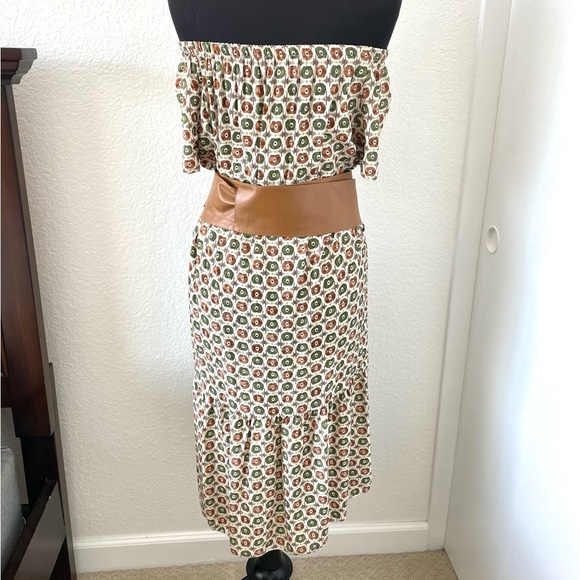 Off-Shoulder Italian Midi Peasant Dress w Faux Leather Belt - Picture 4 of 7
